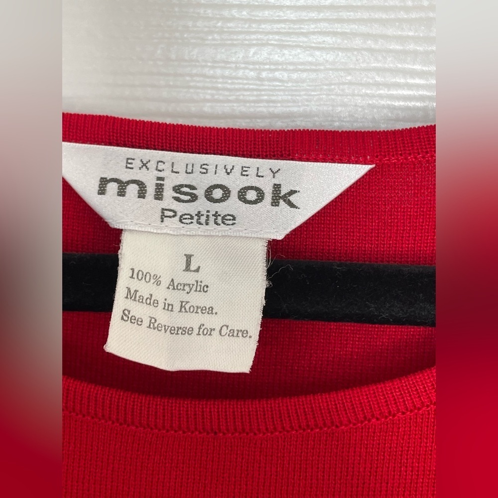 Misook Sleeveless Red Shell Top - Picture 2 of 7